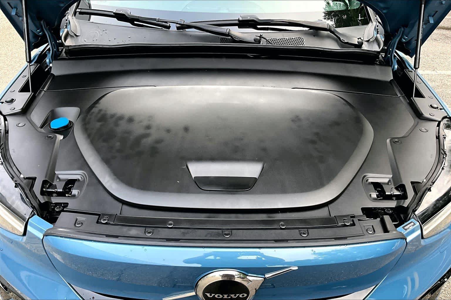 Certified 2023 Volvo XC40 Recharge Ultimate w/ Protection Package Premier AWD/4WD image 28