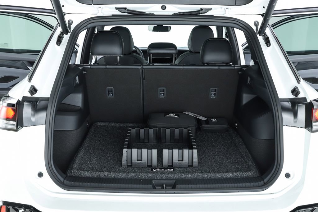 New 2026 Volkswagen Tiguan SE R-Line image 29