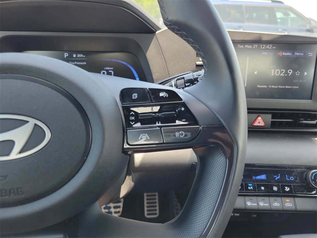 Used 2025 Hyundai Elantra Sport image 15