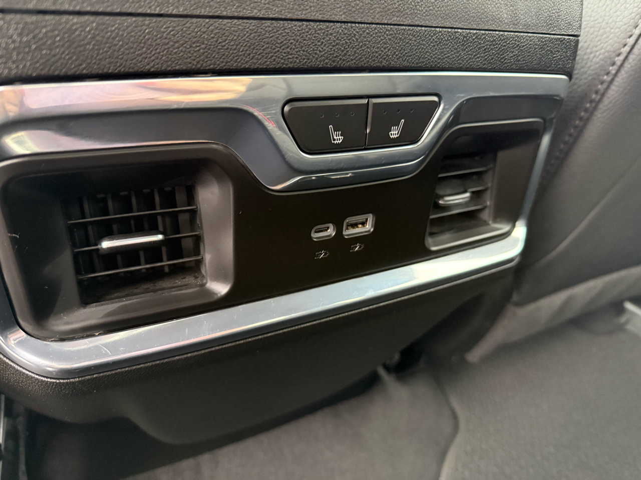 Used 2024 GMC Sierra 2500 Denali w/ Denali Reserve Package image 16