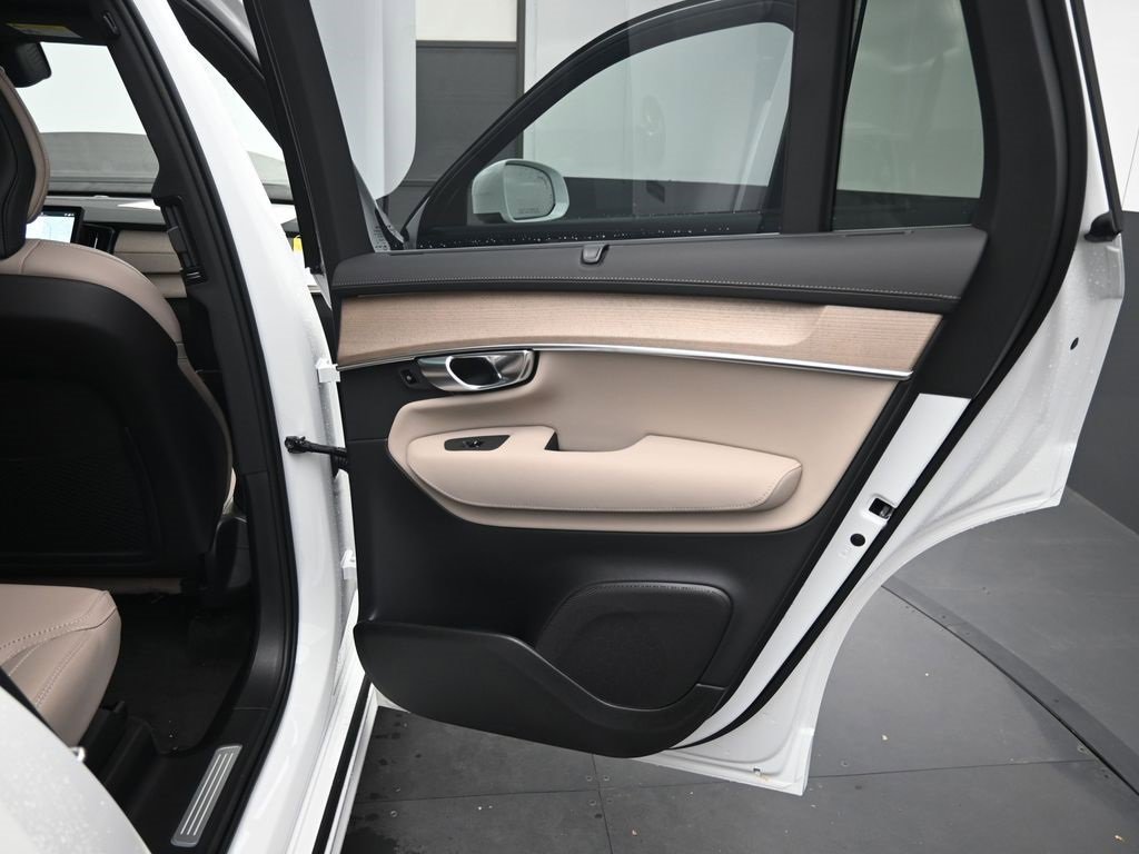 New 2026 Volvo XC90 B6 Ultra image 35