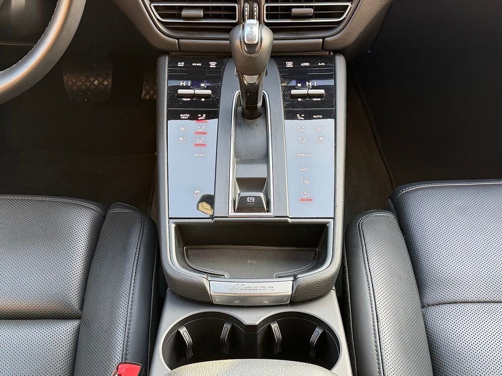Certified 2024 Porsche Macan image 15