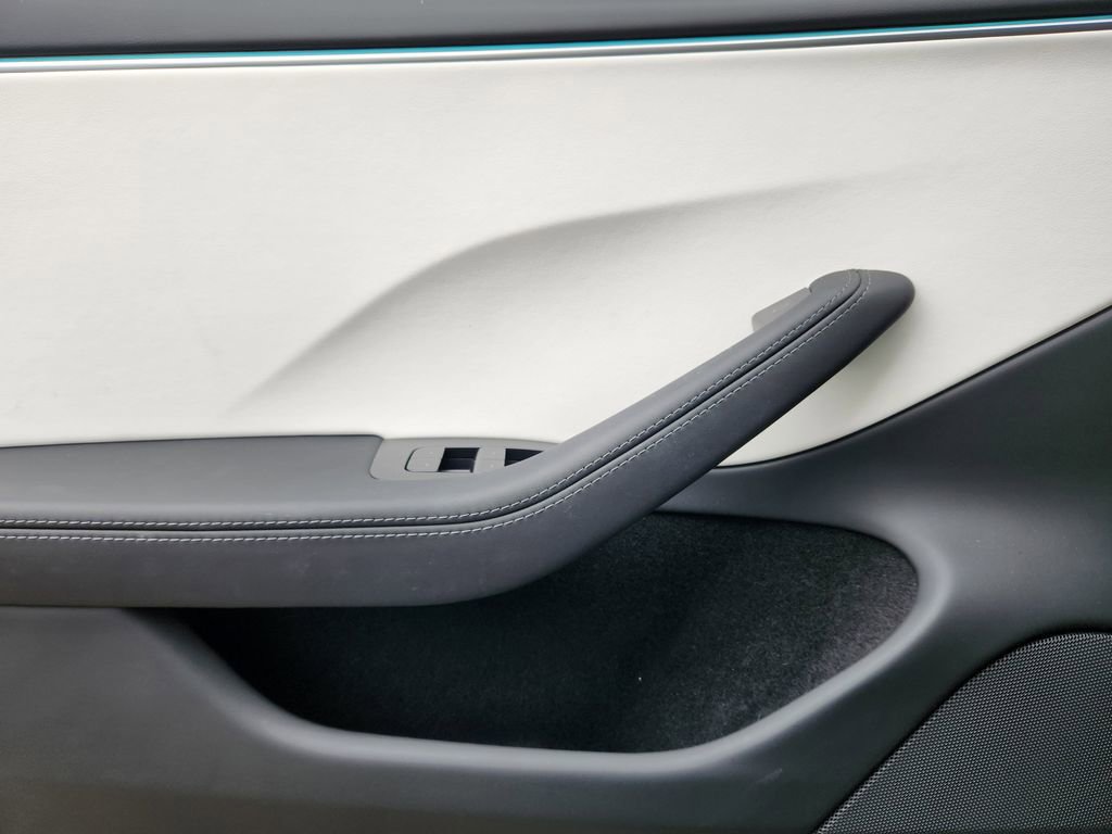 Used 2025 Tesla Model 3 Long Range RWD image 23