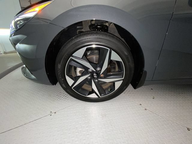 Used 2023 Hyundai Elantra Limited FWD image 10