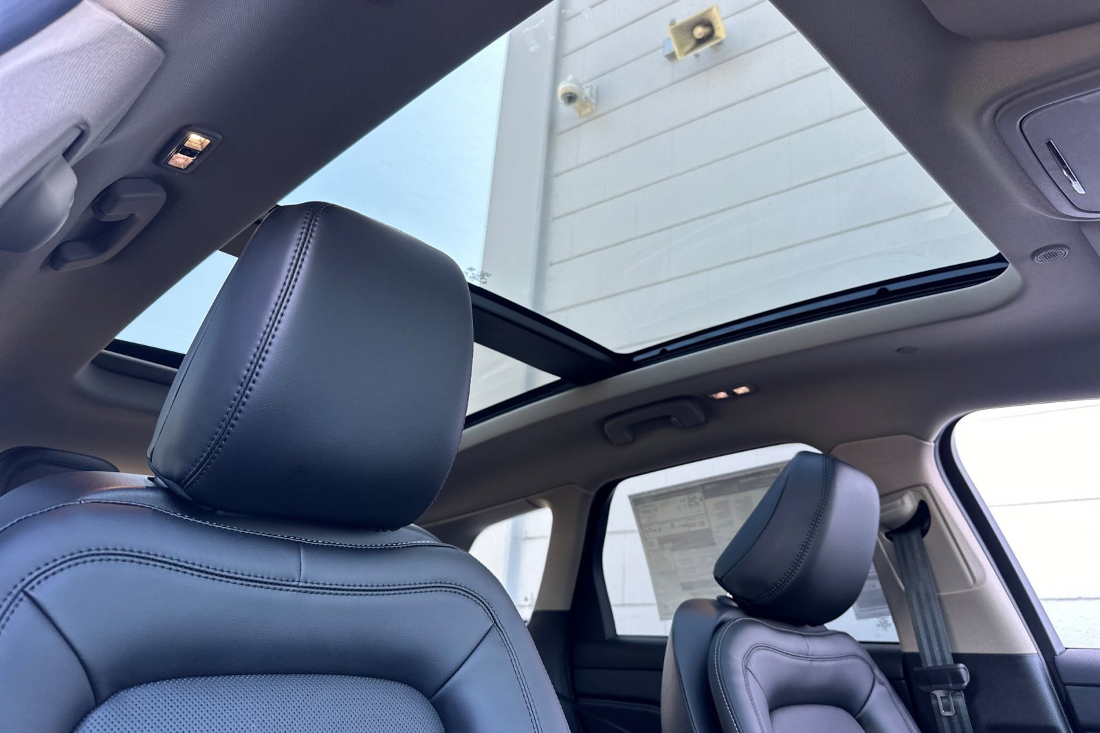 New 2025 Lincoln Corsair Reserve w/ Equipment Group 202A image 16