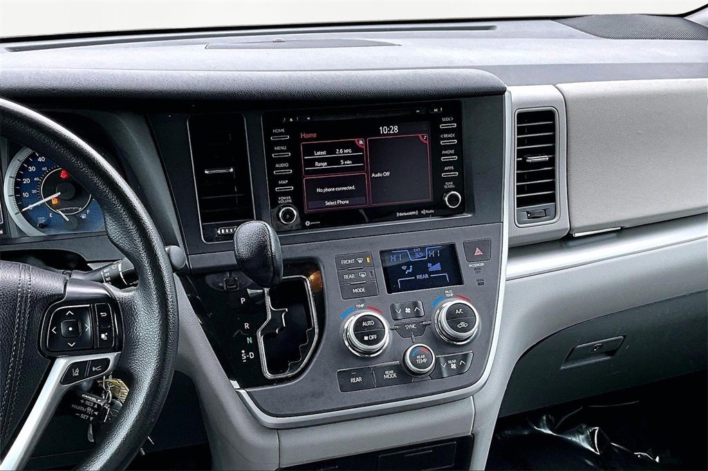 Used 2020 Toyota Sienna LE image 6