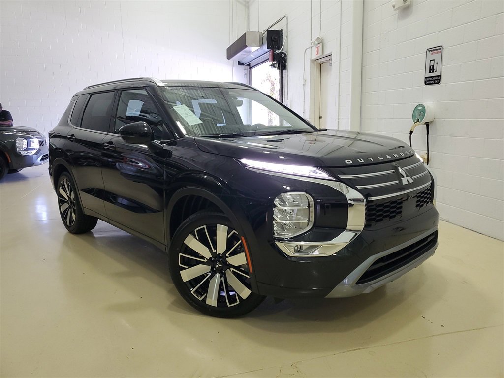 New 2025 Mitsubishi Outlander SEL image 30