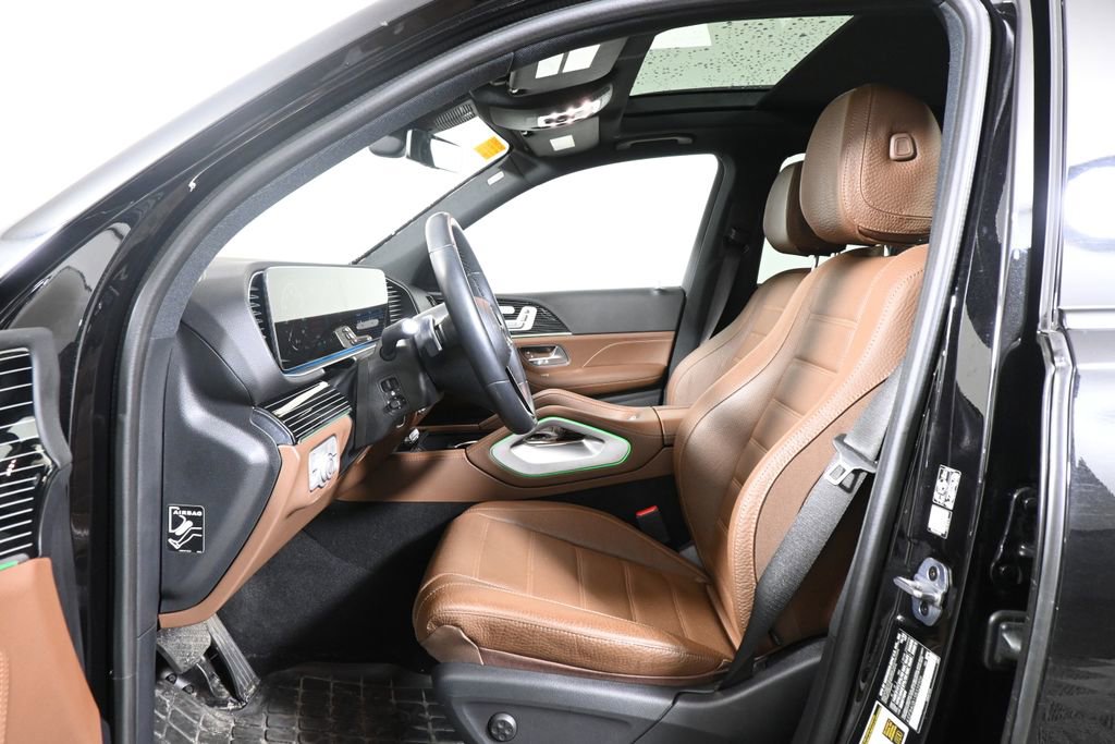 Used 2025 Mercedes-Benz GLE 450e 4MATIC image 3