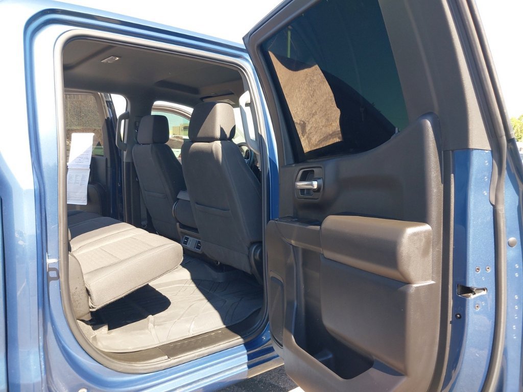 Used 2024 Chevrolet Silverado 1500 Custom w/ Turbomax Blackout Package AWD/4WD image 11