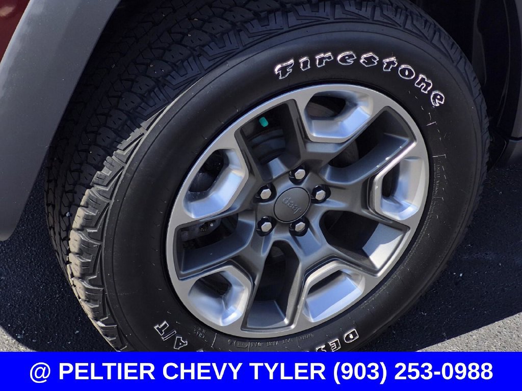 Used 2019 Jeep Cherokee Trailhawk w/ Cold Weather Group AWD/4WD image 7