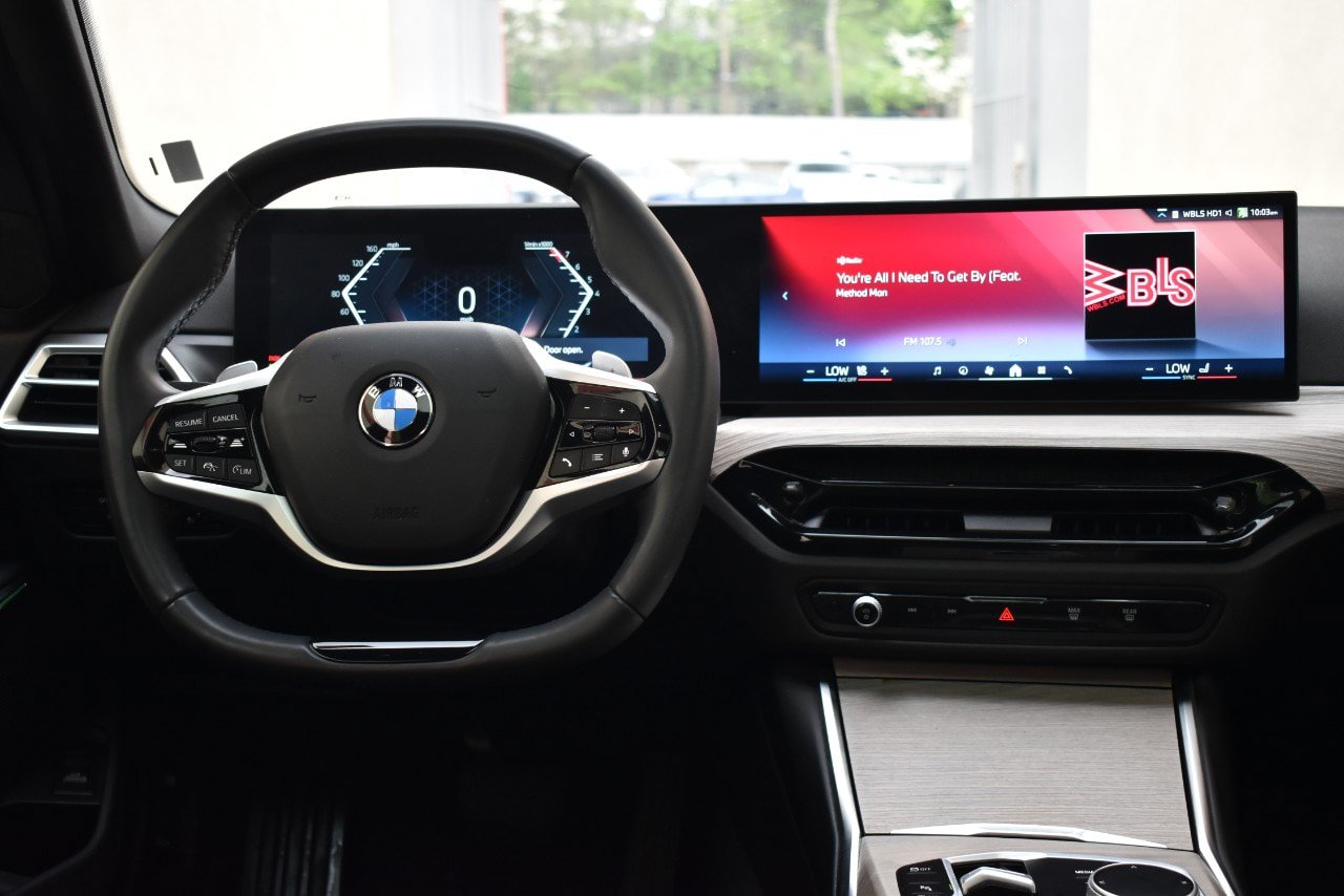 Used 2025 BMW 330i xDrive Sedan AWD/4WD image 24