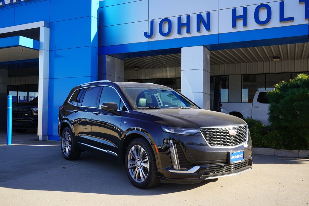 Used 2024 Cadillac XT6 Premium Luxury image 2