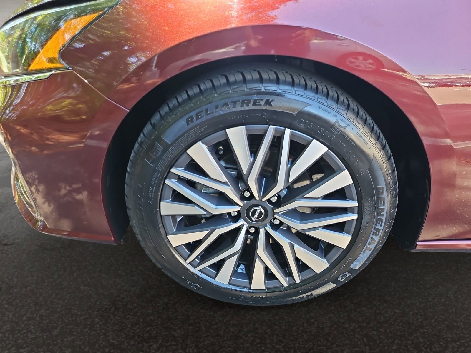 Used 2025 Nissan Altima 2.5 SV FWD image 34