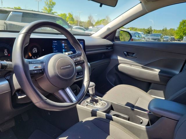 Used 2025 Hyundai Kona SEL image 12