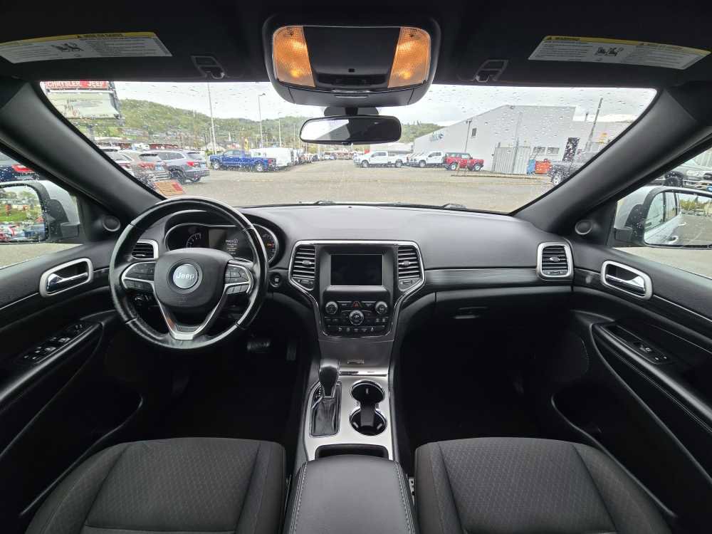 Used 2020 Jeep Grand Cherokee Laredo image 15