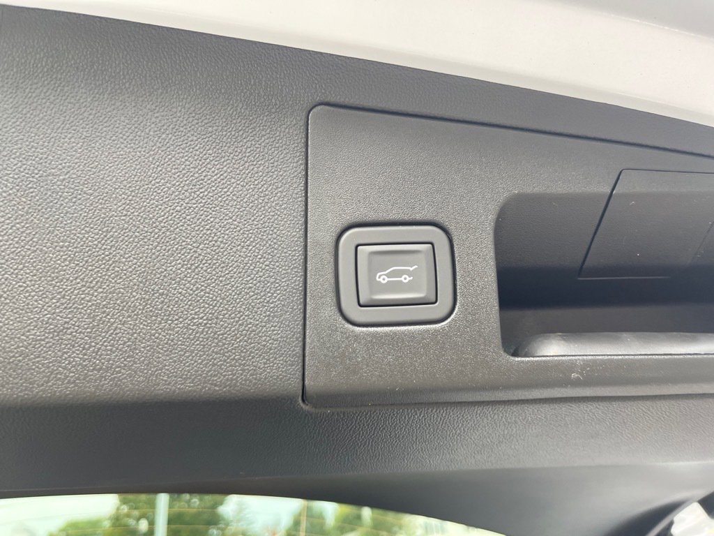 New 2025 Cadillac XT5 Premium Luxury w/ LPO, Floor Liner Package image 14