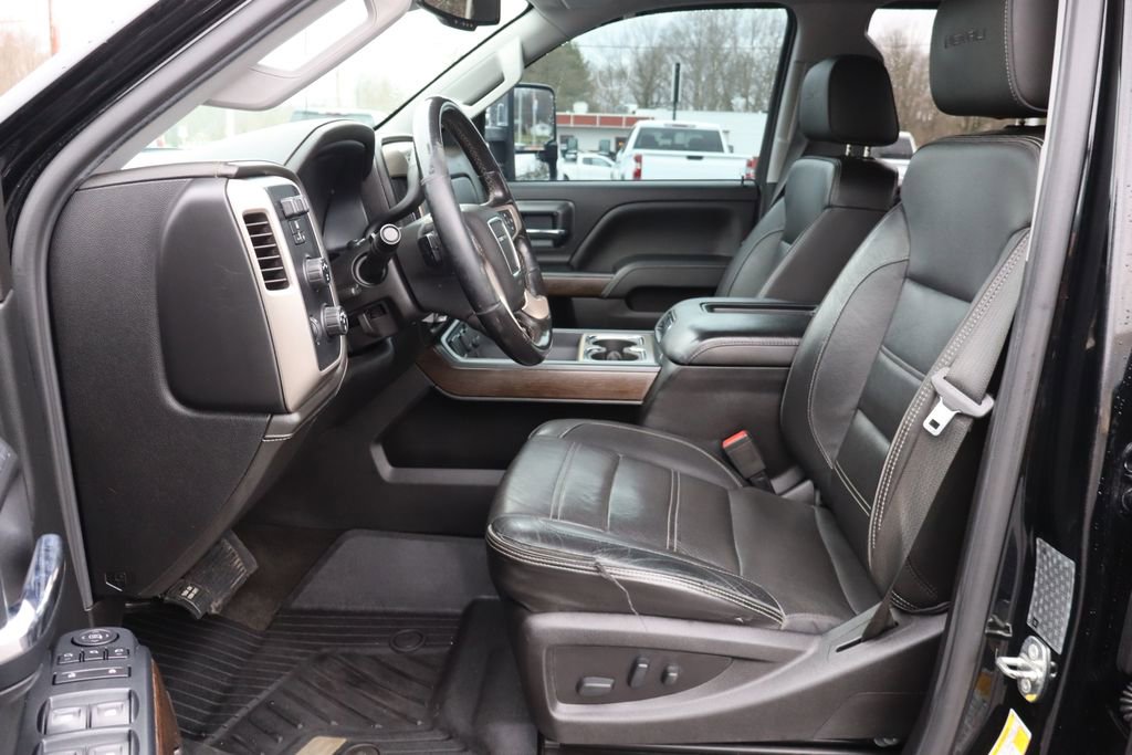 Used 2018 GMC Sierra 3500 Denali w/ Duramax Plus Package image 5