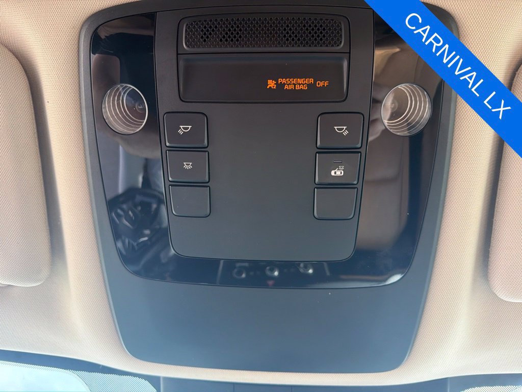 Used 2023 Kia Carnival LX FWD image 21
