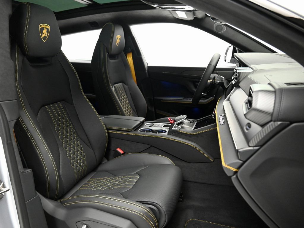 Used 2025 Lamborghini Urus SE AWD/4WD image 12