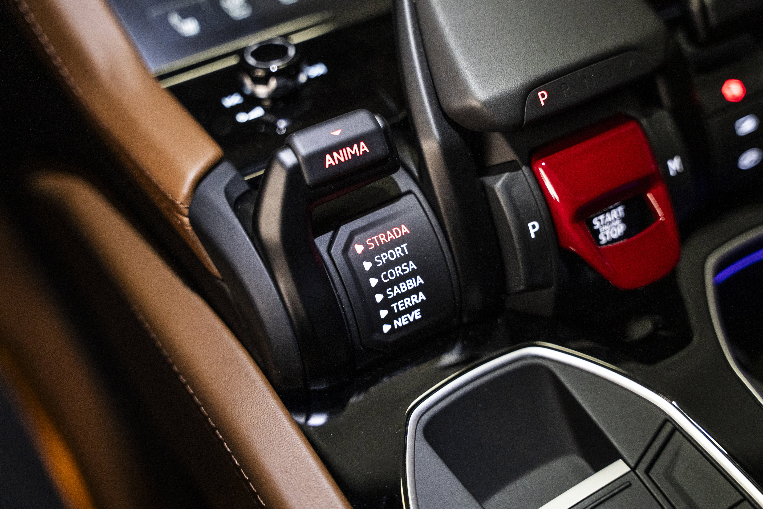 Used 2025 Lamborghini Urus SE AWD/4WD image 41