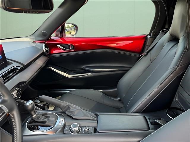 Used 2023 MAZDA MX-5 Miata Grand Touring w/ Weather Package RWD image 9