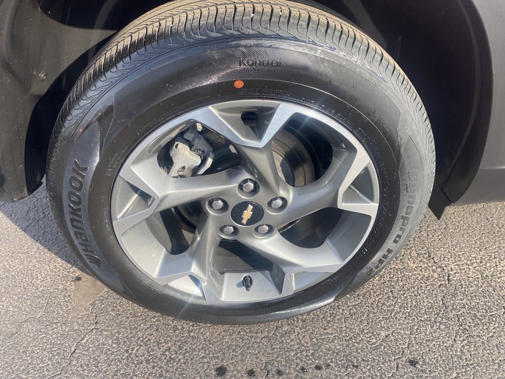 Used 2024 Chevrolet Trax LT w/ Sunroof Package image 25