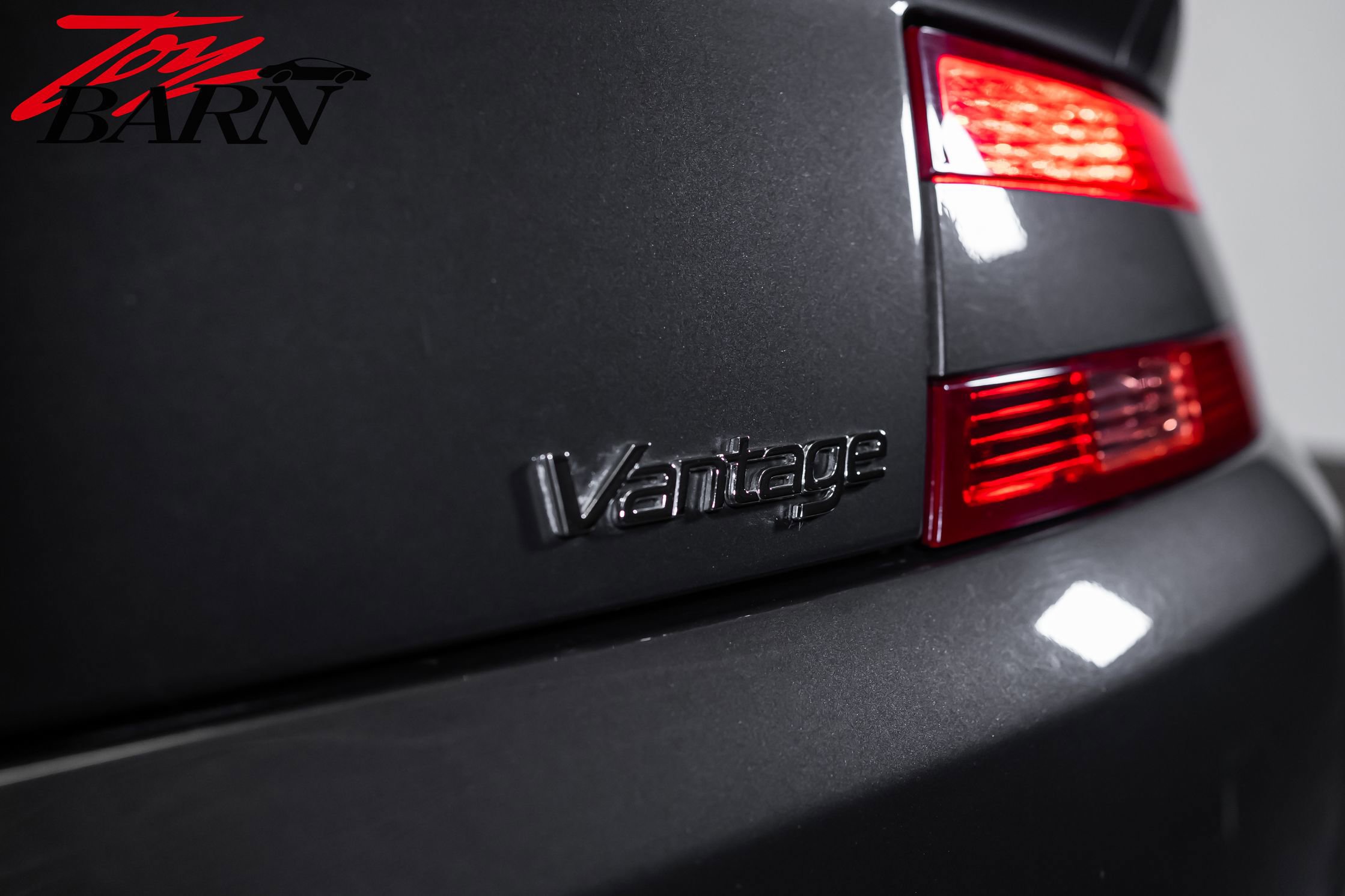 Used 2009 Aston Martin V8 Vantage Roadster RWD image 20