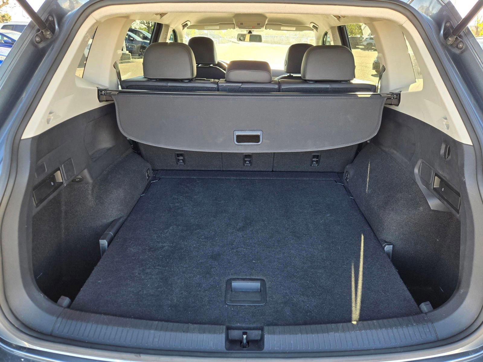 Used 2020 Volkswagen Tiguan SE AWD/4WD image 20