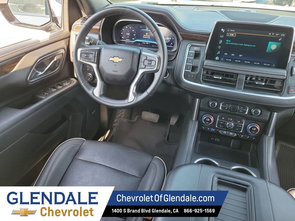 Used 2023 Chevrolet Suburban Premier image 24