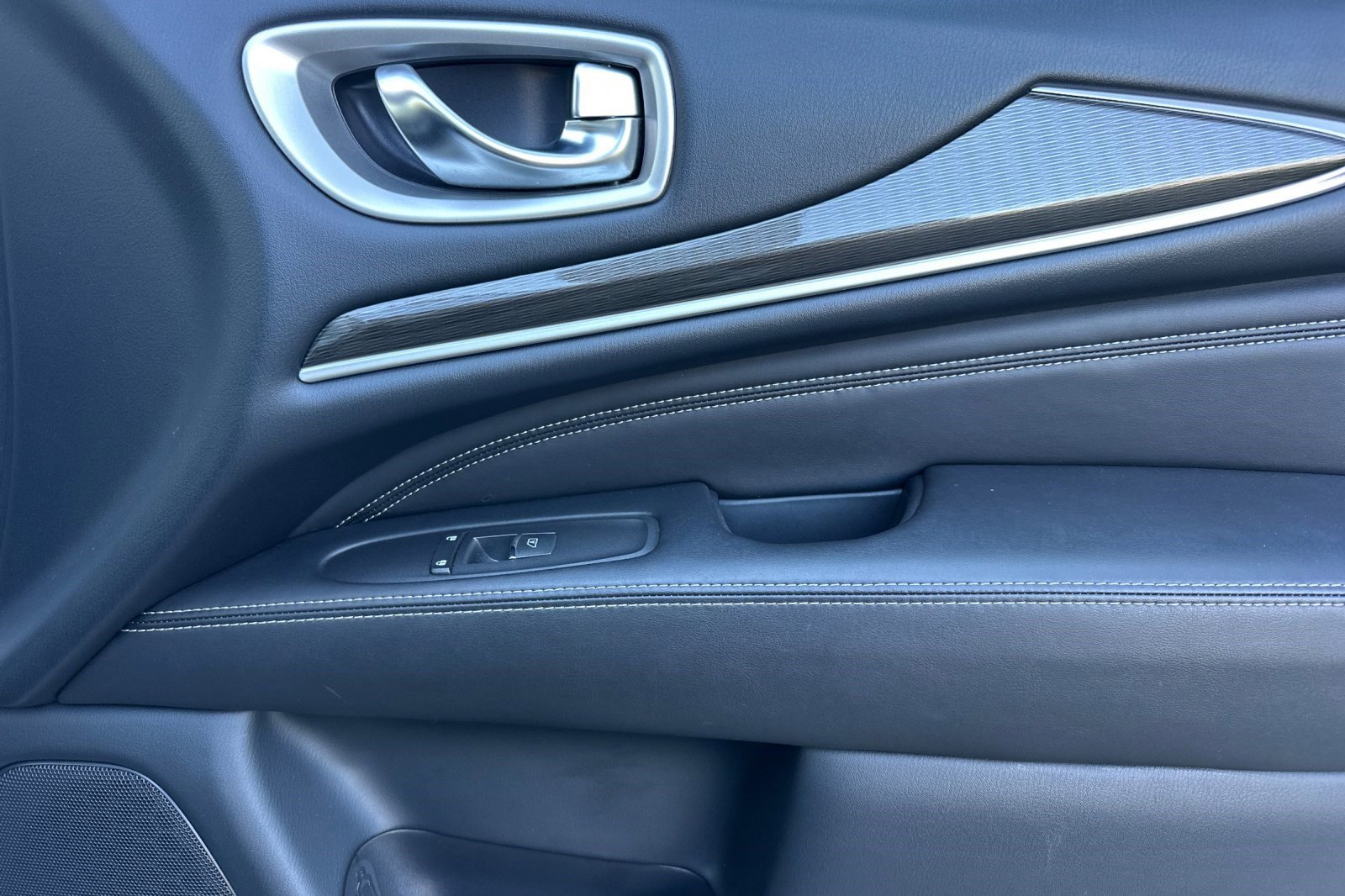 Used 2020 INFINITI QX60 Luxe image 23