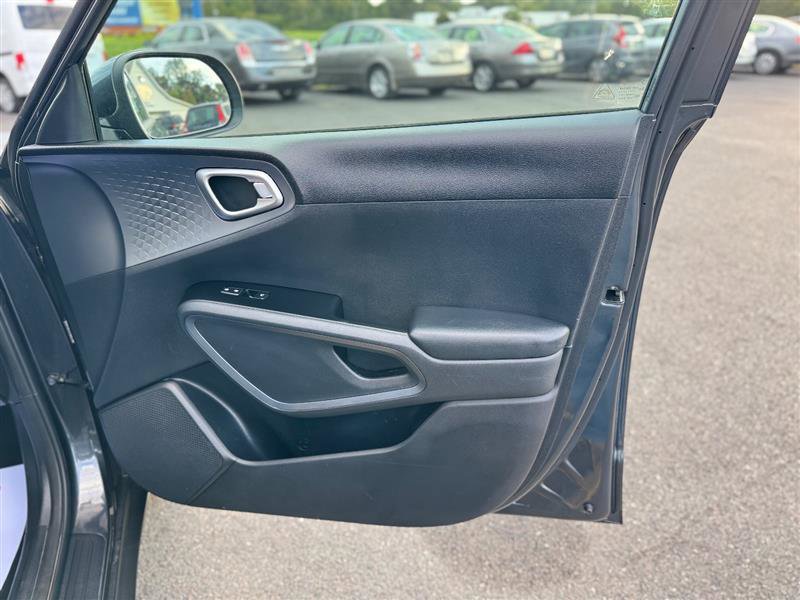 Used 2020 Kia Soul S image 35