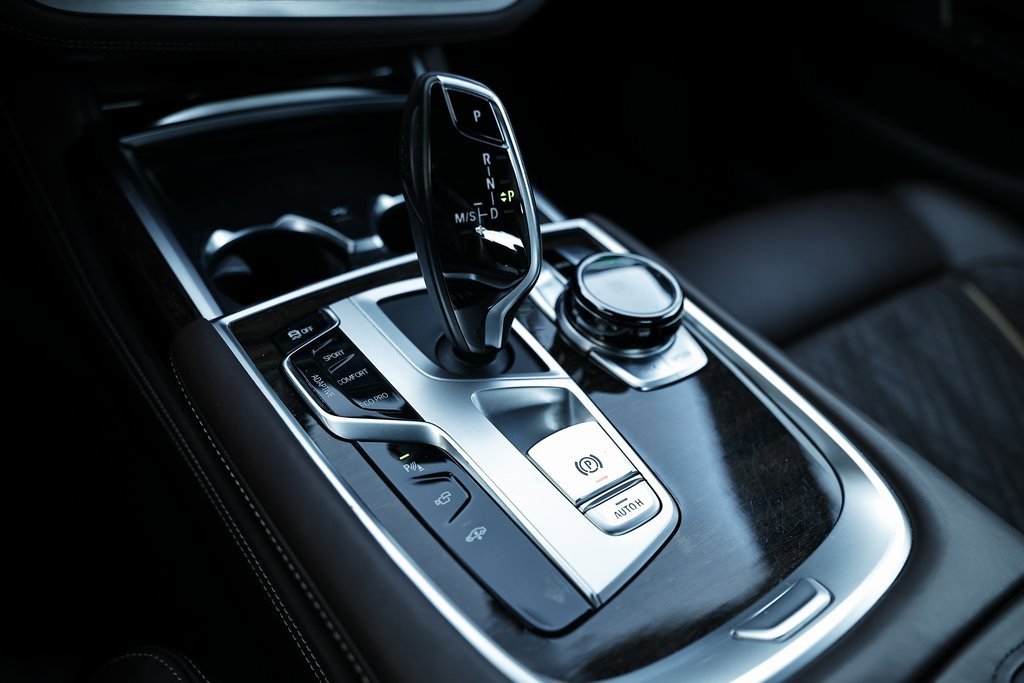 Used 2022 BMW 750i xDrive w/ Luxury Rear Seating Package image 44