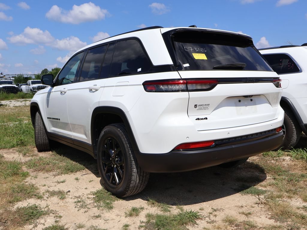 Used 2024 Jeep Grand Cherokee Altitude AWD/4WD image 23