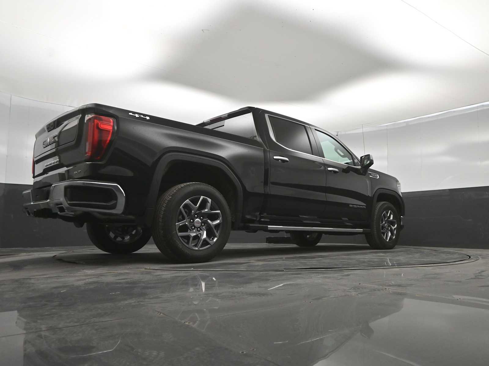 New 2026 GMC Sierra 1500 SLT w/ SLT Premium Package AWD/4WD image 39