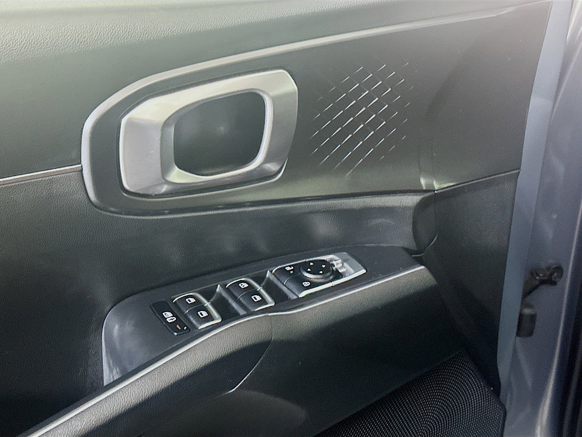 Used 2024 Kia Sorento S image 15