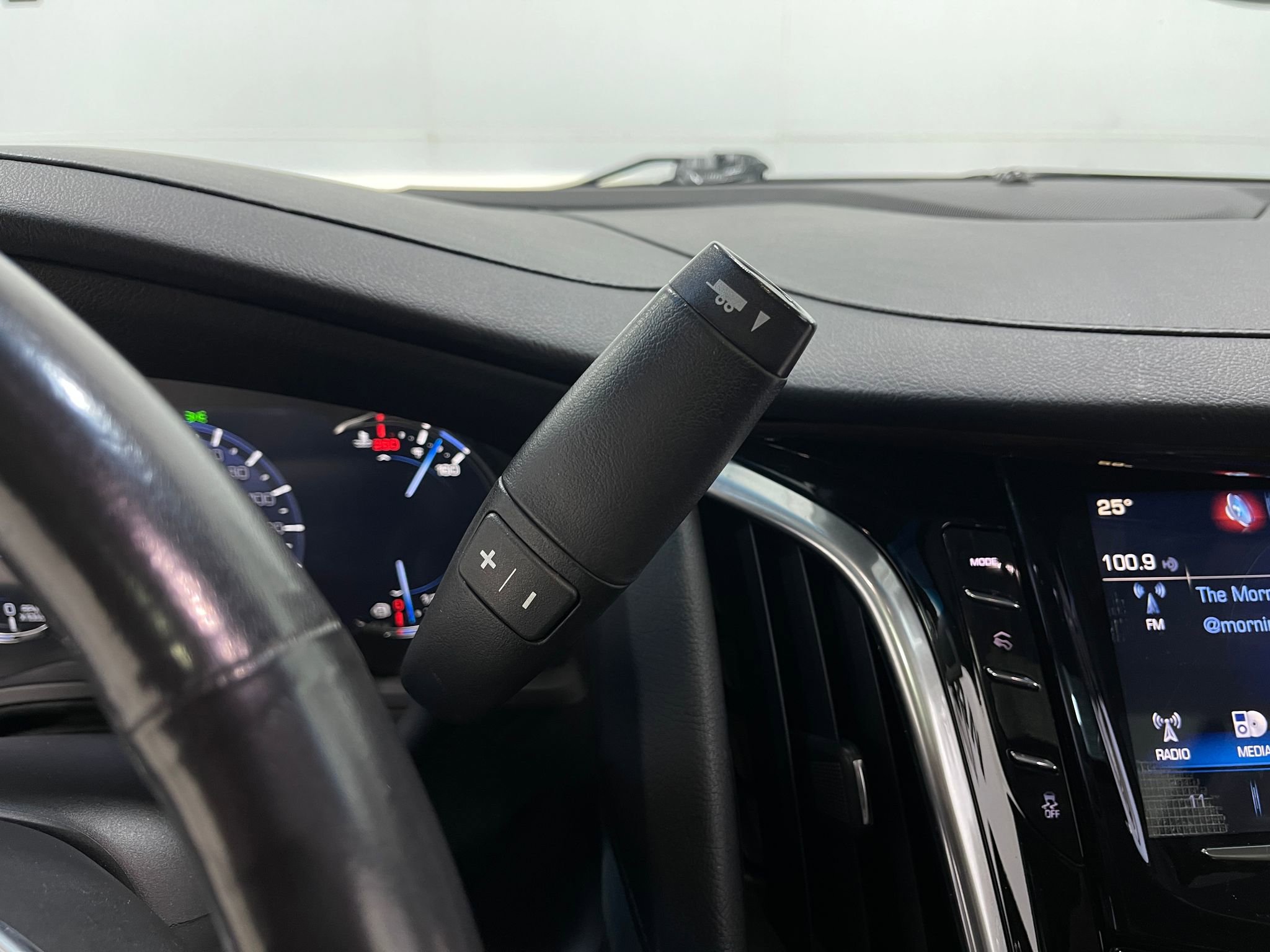 Used 2019 Cadillac Escalade Luxury image 28