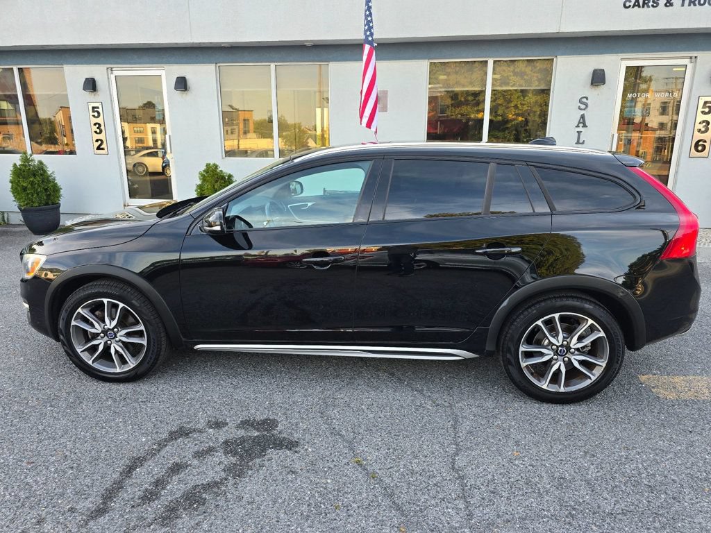 Used 2016 Volvo V60 T5 Cross Country AWD/4WD image 7