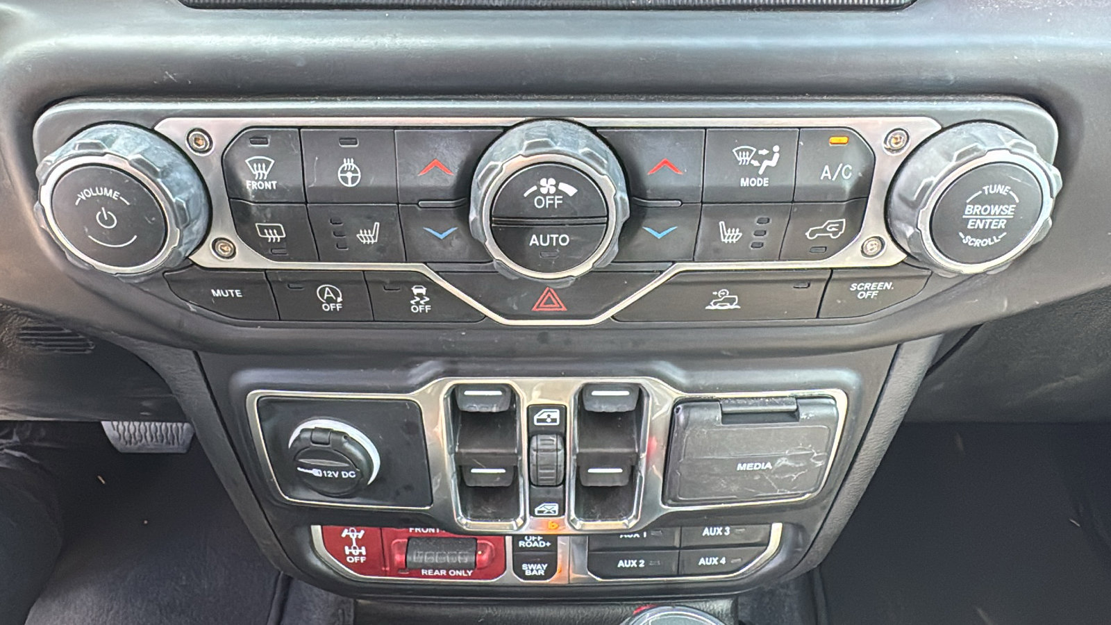 Used 2023 Jeep Wrangler Unlimited Rubicon w/ Xtreme 35 Tire Package image 20