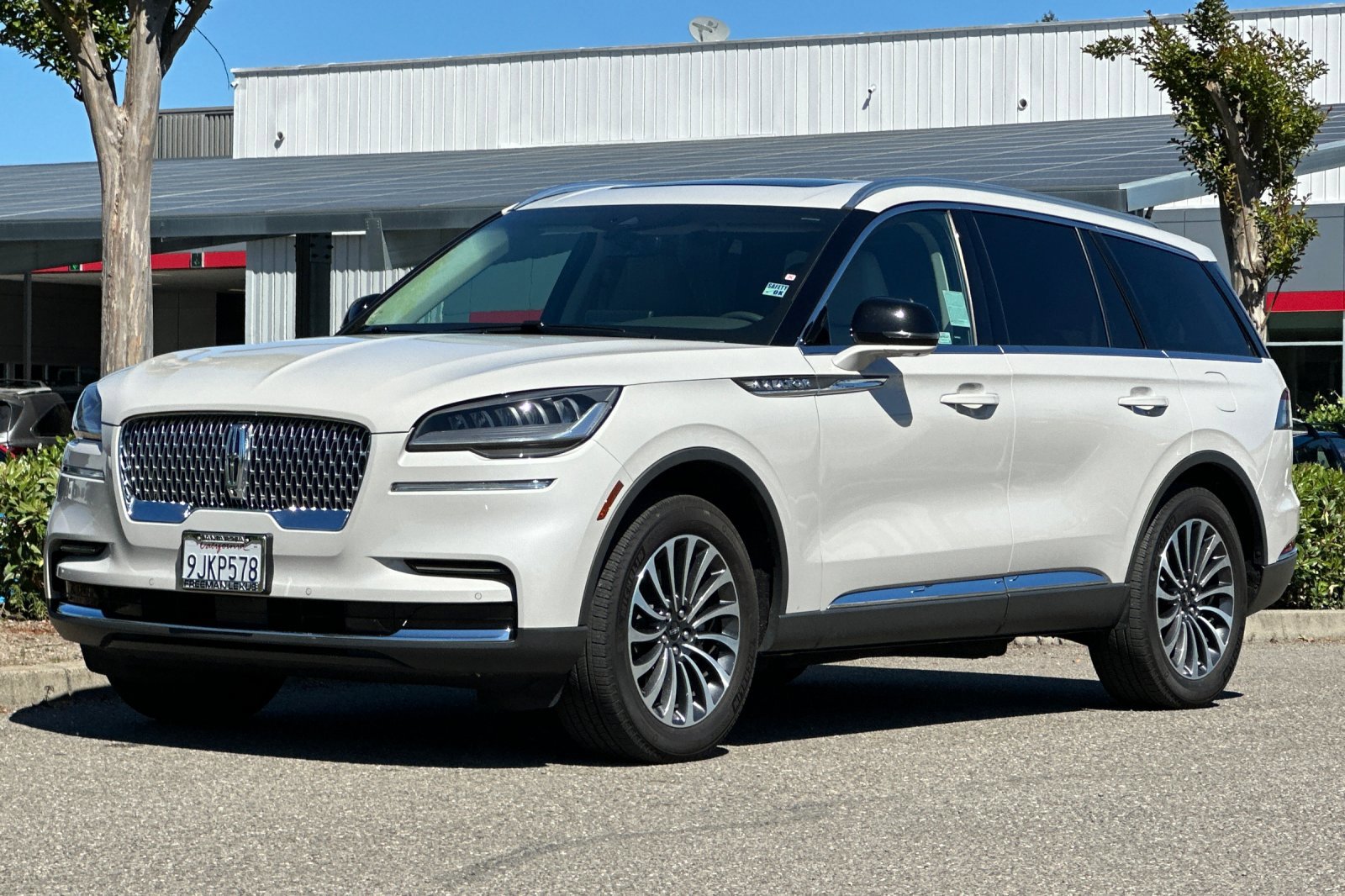 Used 2023 Lincoln Aviator Reserve w/ Elements Package Plus AWD/4WD image 8