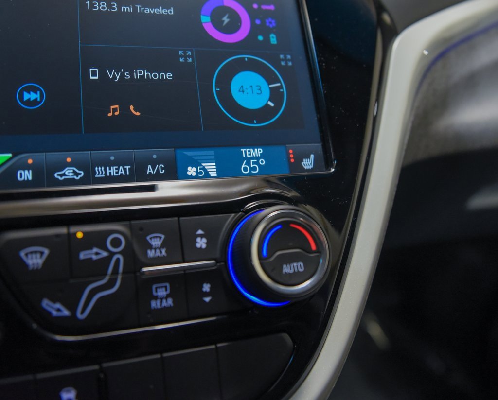 Used 2019 Chevrolet Bolt Premier w/ Infotainment Package image 22