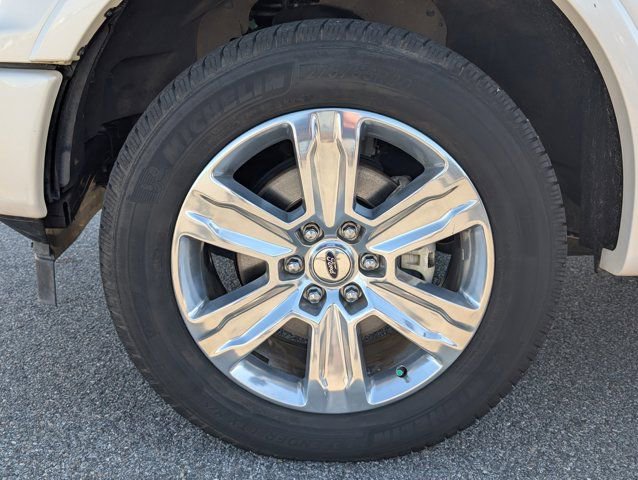 Used 2018 Ford F150 Platinum w/ Equipment Group 701A Luxury image 13
