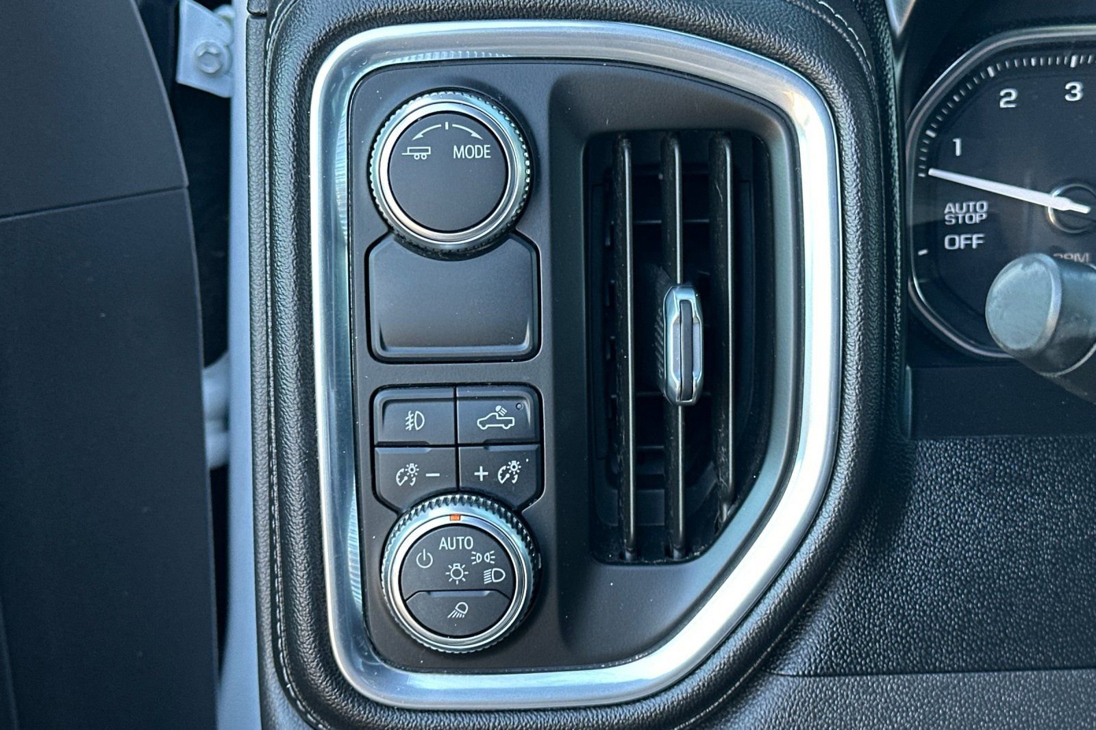 Used 2020 GMC Sierra 1500 Denali RWD image 36