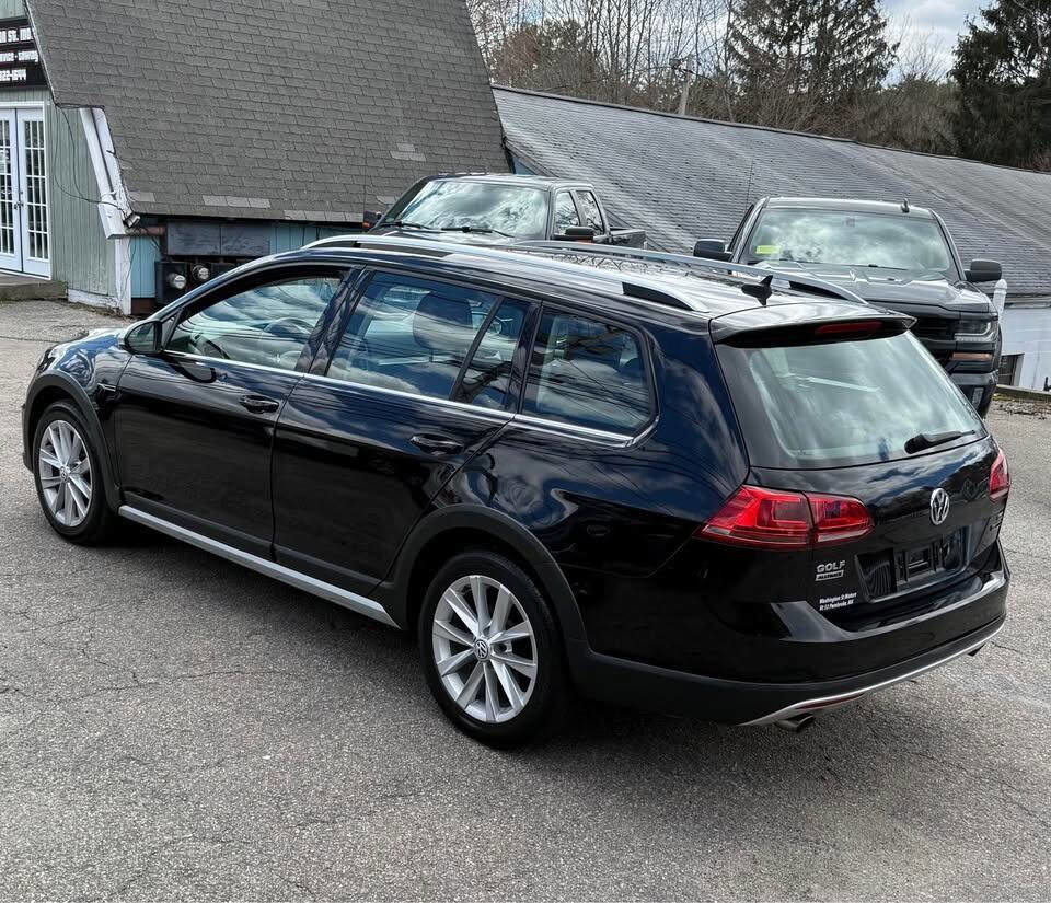 Used 2017 Volkswagen Golf Alltrack S AWD/4WD image 4