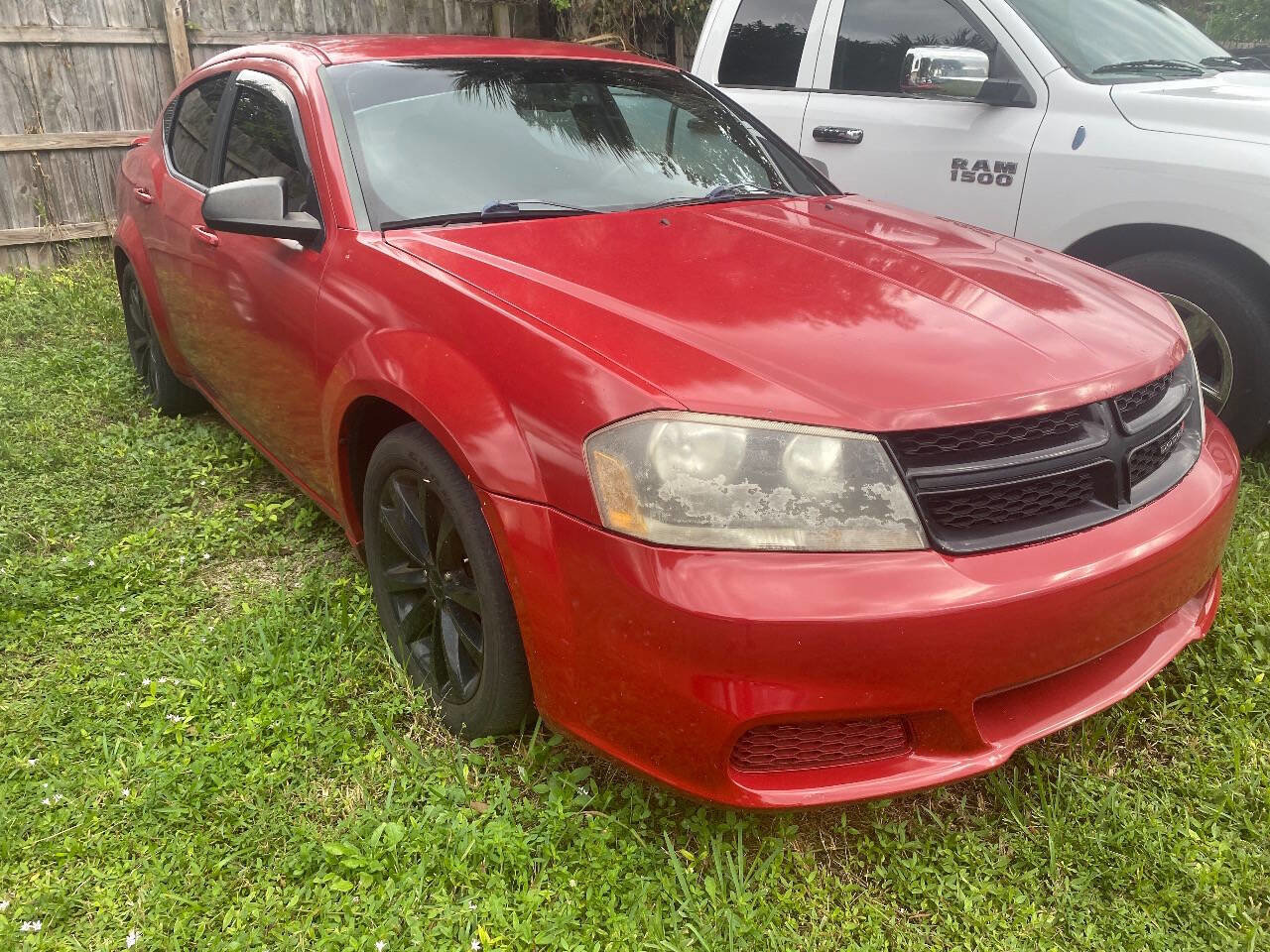 Used 2014 Dodge Avenger SE w/ Blacktop Package FWD image 2