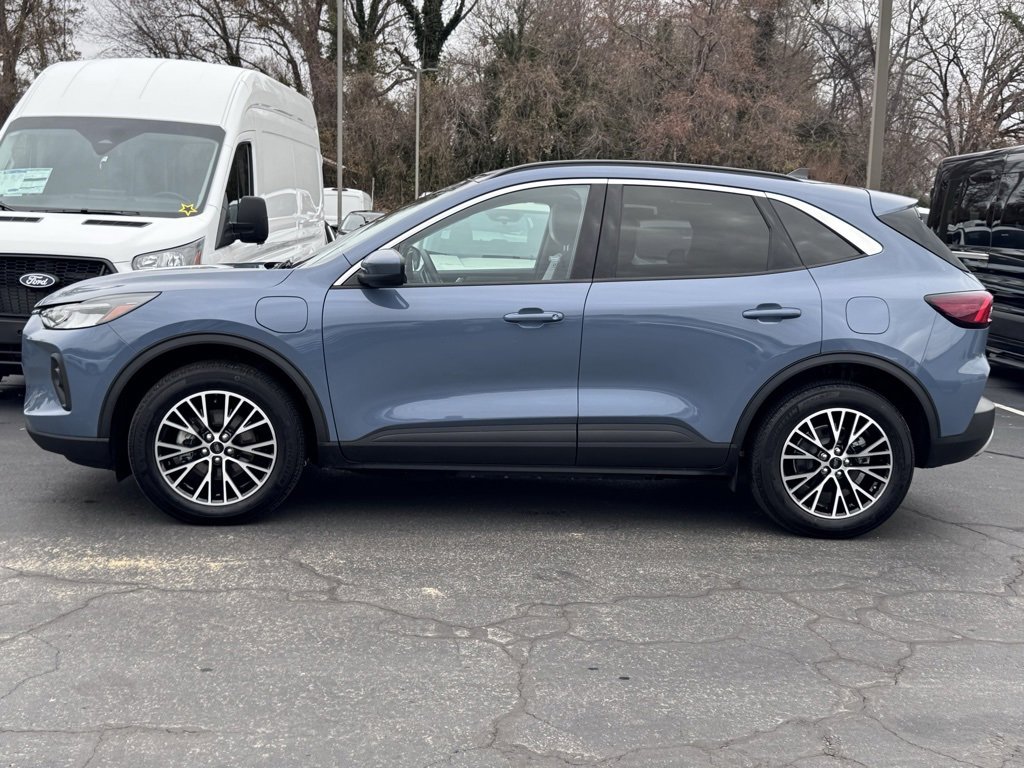 Used 2024 Ford Escape SE image 3