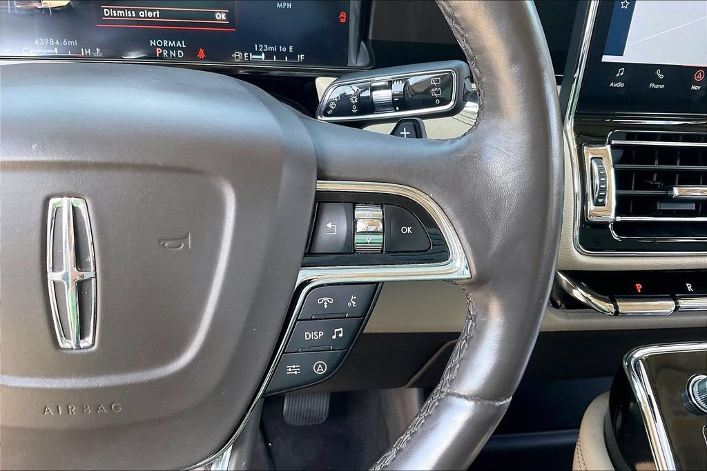 Used 2023 Lincoln Navigator 2WD image 12