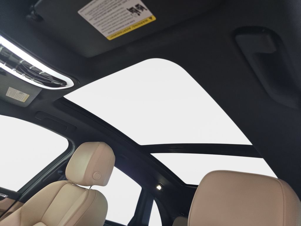 Certified 2021 Porsche Macan S AWD/4WD image 29