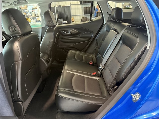 Used 2024 GMC Terrain SLT image 15
