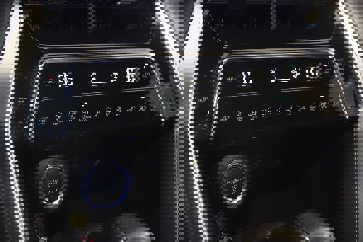 Used 2023 Toyota Venza Limited image 29