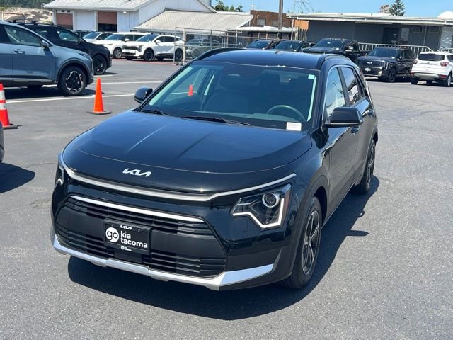 Certified 2025 Kia Niro EX FWD image 3